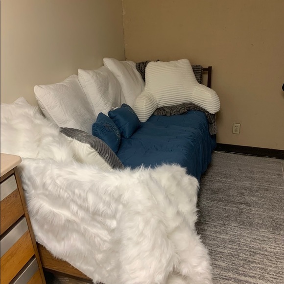 2 Sided Twin XL Comforter Set - Picture 2 of 6